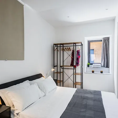 Casa Kyuka: History & Modernity קטאניה