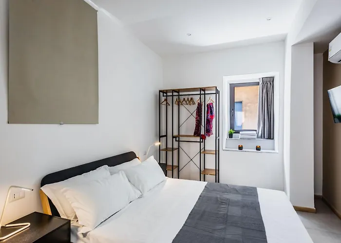 Casa Kyuka: History & Modernity קטאניה